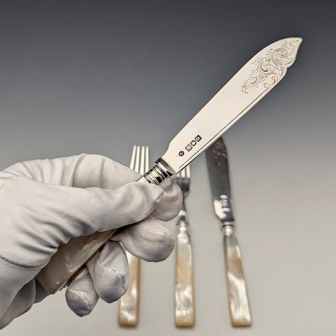 1904 年英國古董白色珍珠手柄純銀刀片 2 對甜點餐具 William Hutton